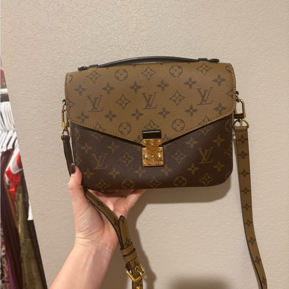 Louis Vuitton pochette metis